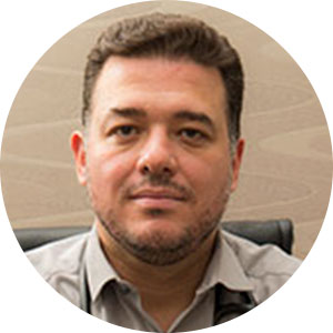 Dr Fernando Flores Figueroa